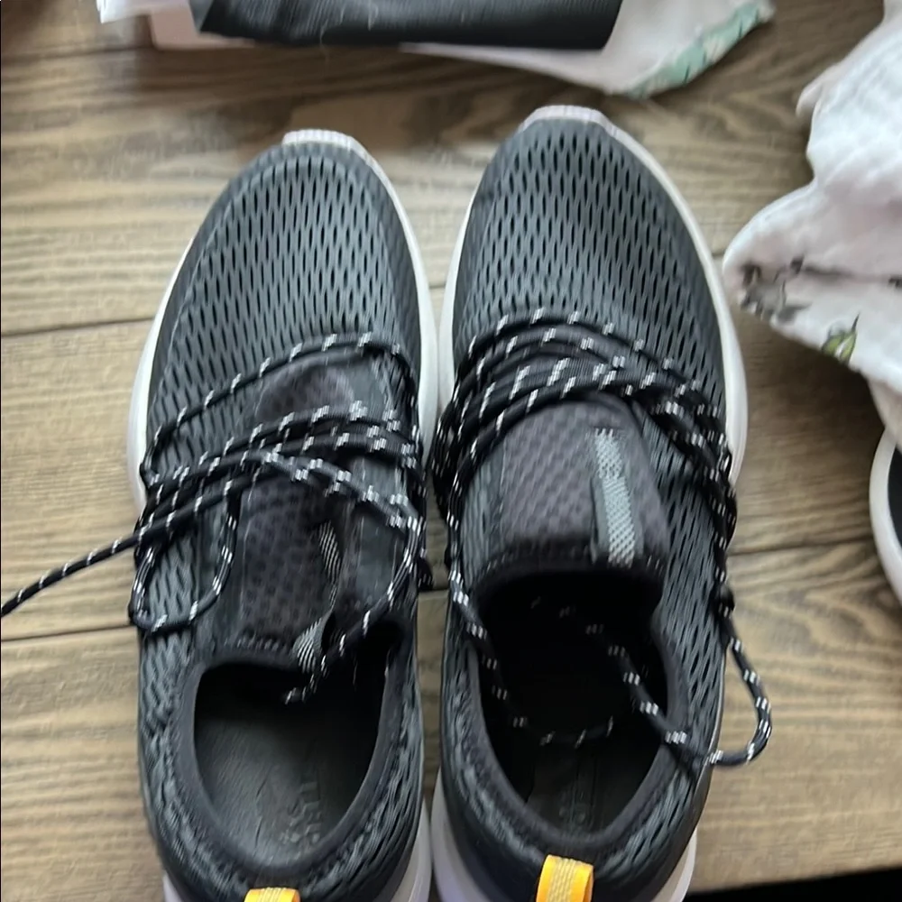 Sorel women’s Black Sneakers - Picture 2 of 4